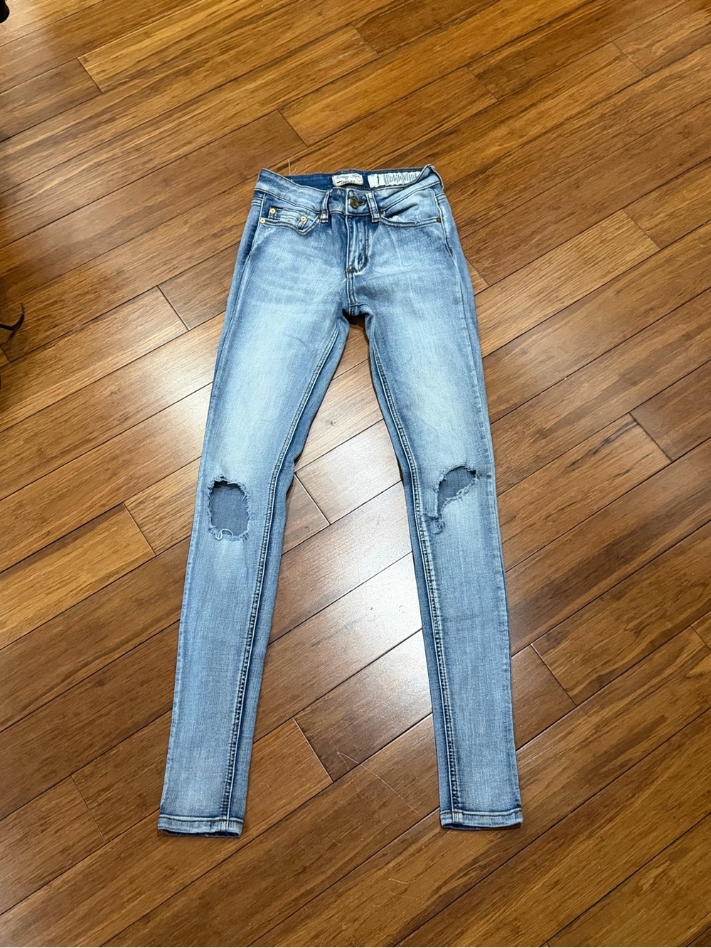 Indigo Rein blue skinny jeans with ripped knees size 1